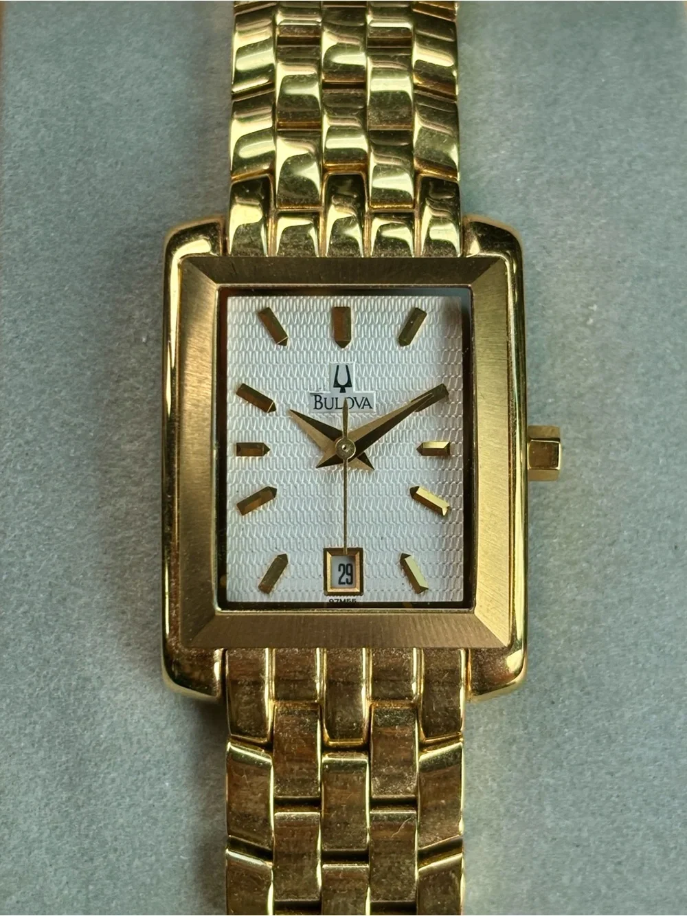Bulova Gold Tone White Pattern Dial Date Quartz Watch Analog Water Resistant